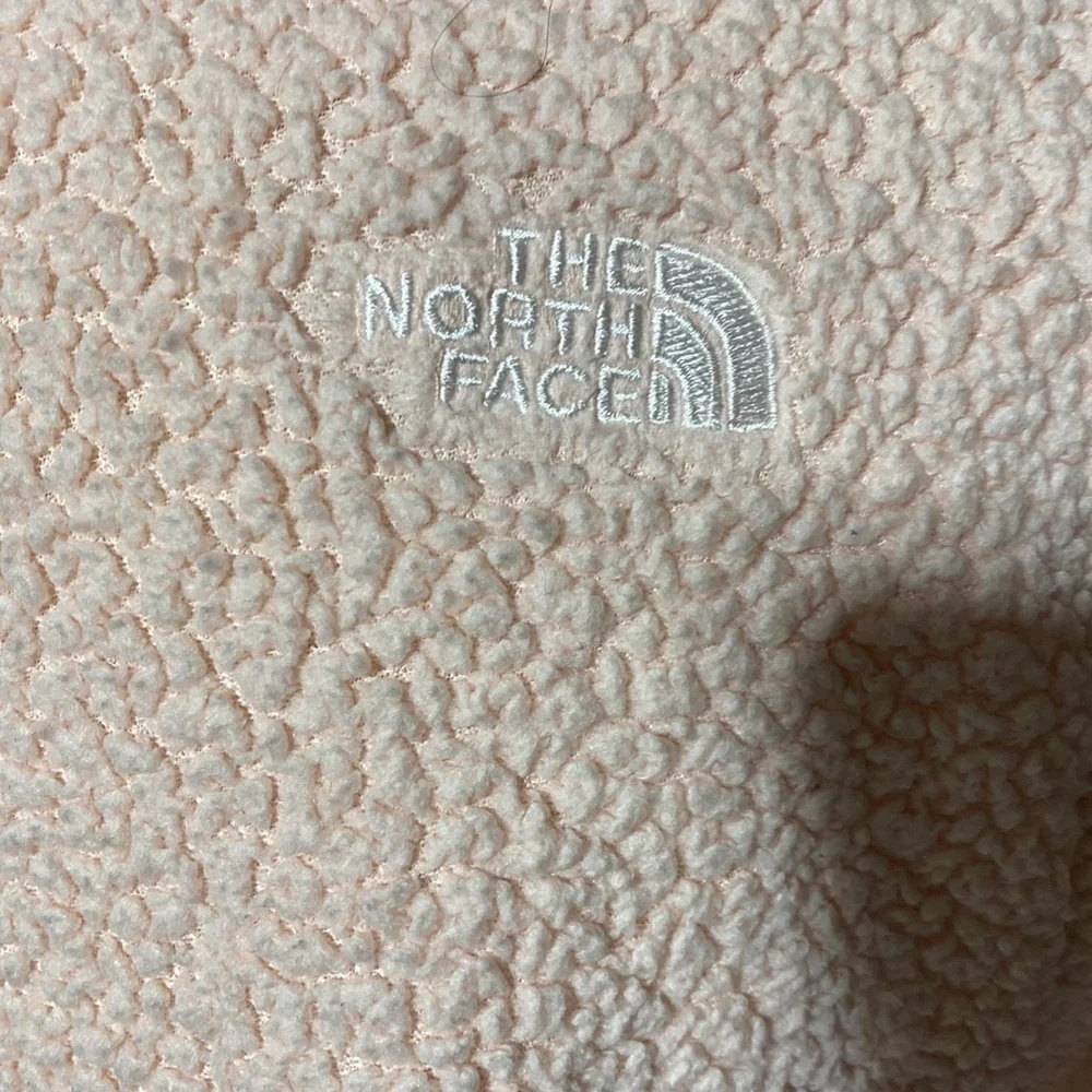 THE NORTH FACE Girls Faux Fur Fuzzy Hooded Jacket - Picture 6 of 7